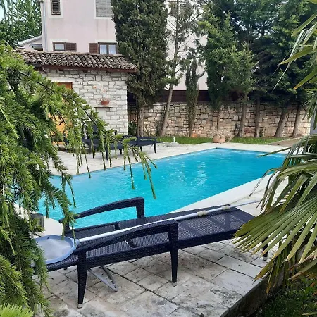 Khala Vila Krmed